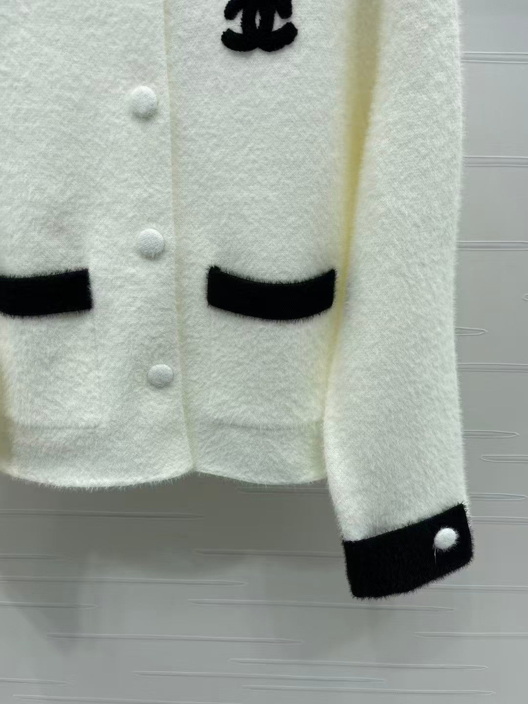 Mink velvet round-neck long-sleeved cardigan