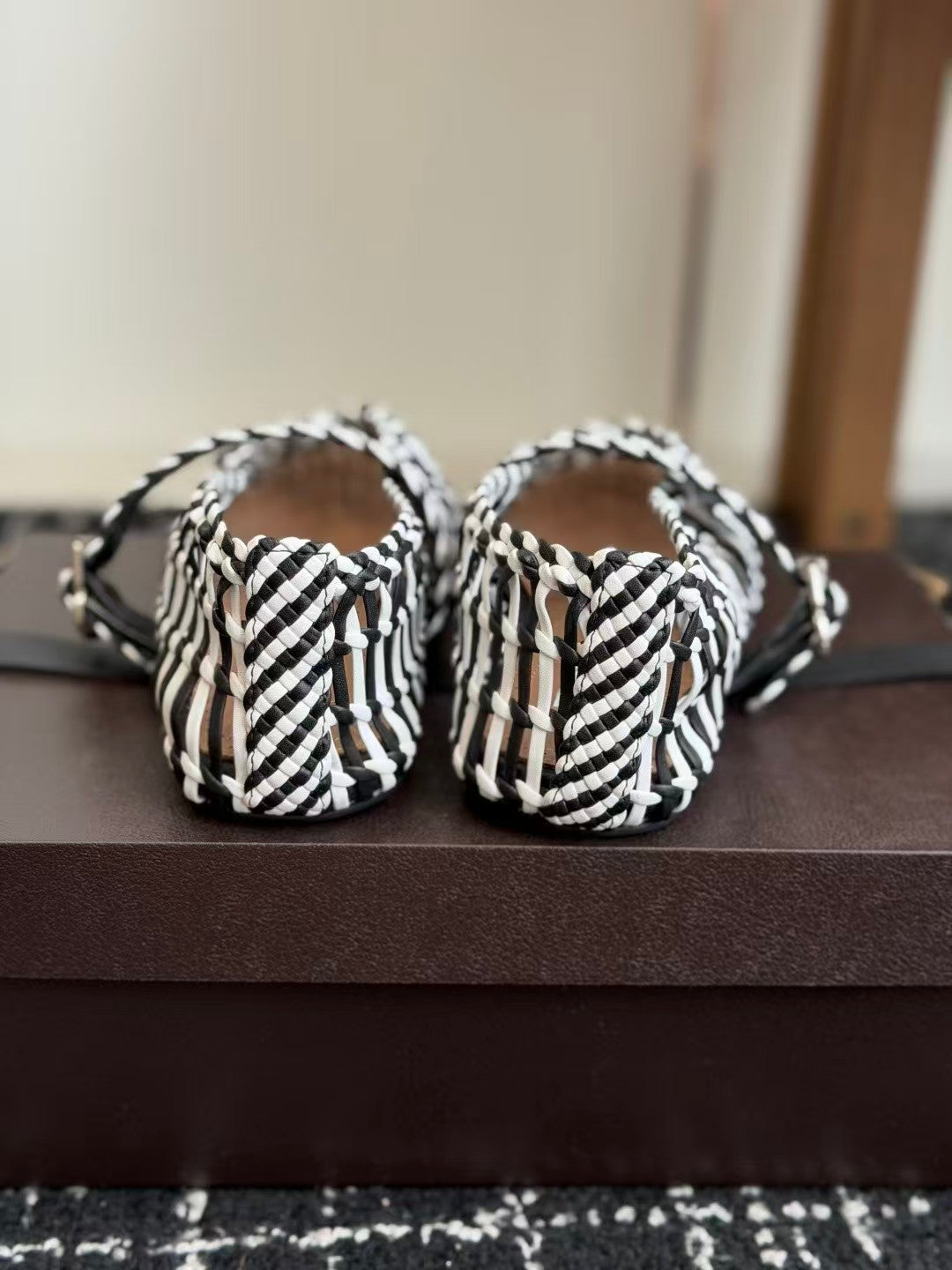 26 New Woven Mesh Shoes