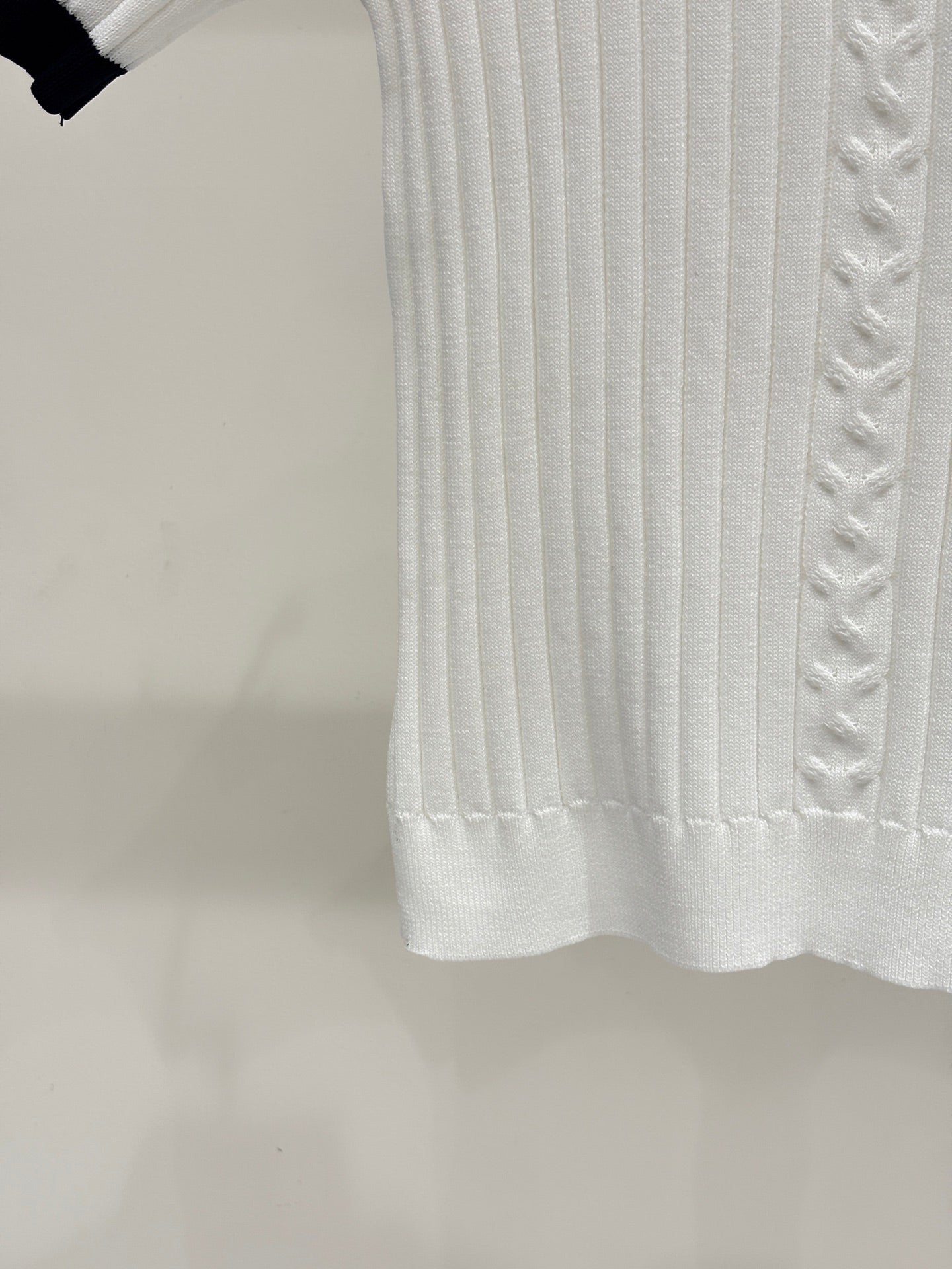 2026 new arrival, lapel collar, color-block knitted short-sleeved top.