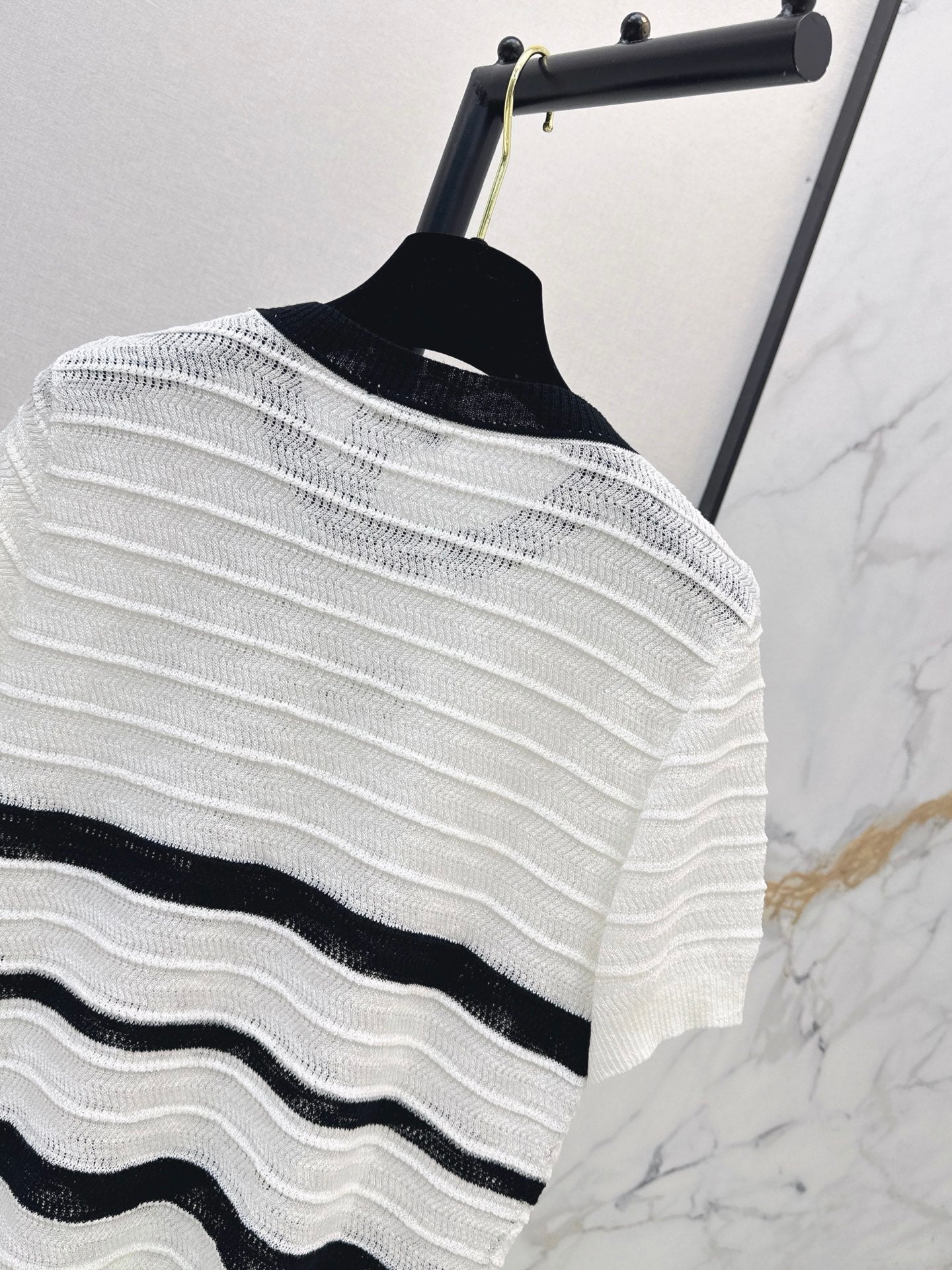 26 New Striped Knit Top