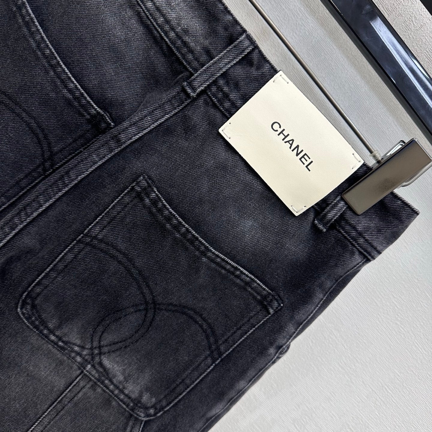 26 New Embroidered Denim Mid-Length Shorts