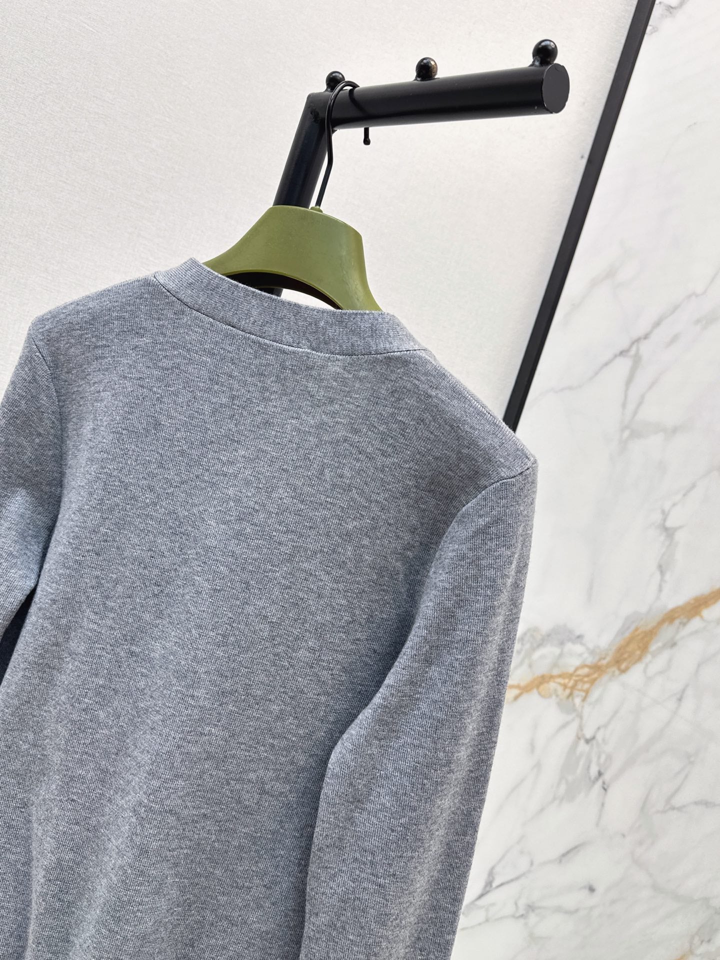 26FW New V-Neck Knit Cardigan