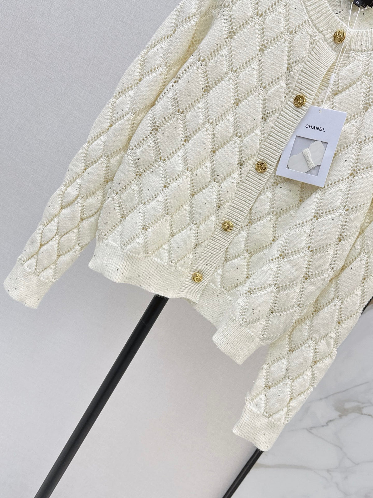 26FW New Quilted-Pattern Knit Crew-Neck Cardigan