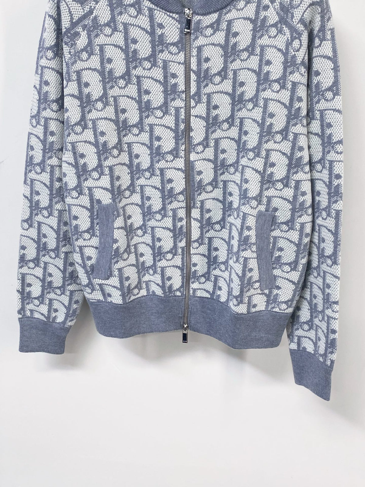 26FW New Season Cardigan with Logo Detail