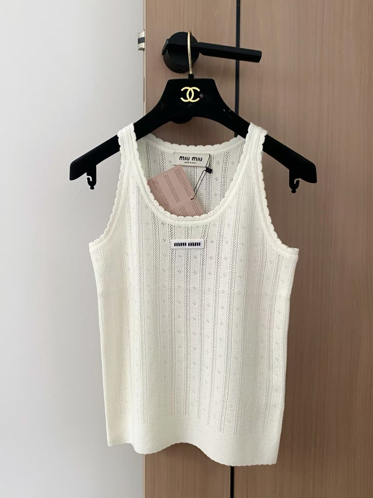 25 Silk vest