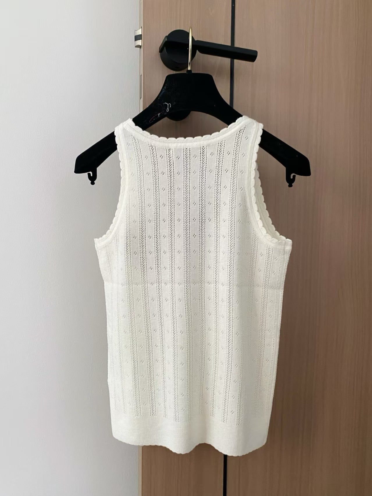 25 Silk vest