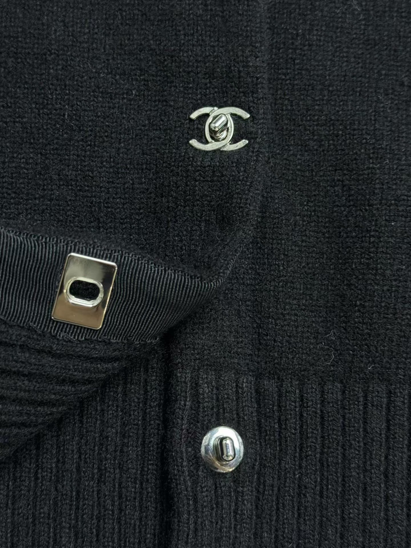 🔥🔥🔥Cashmere cardigan with school bag button