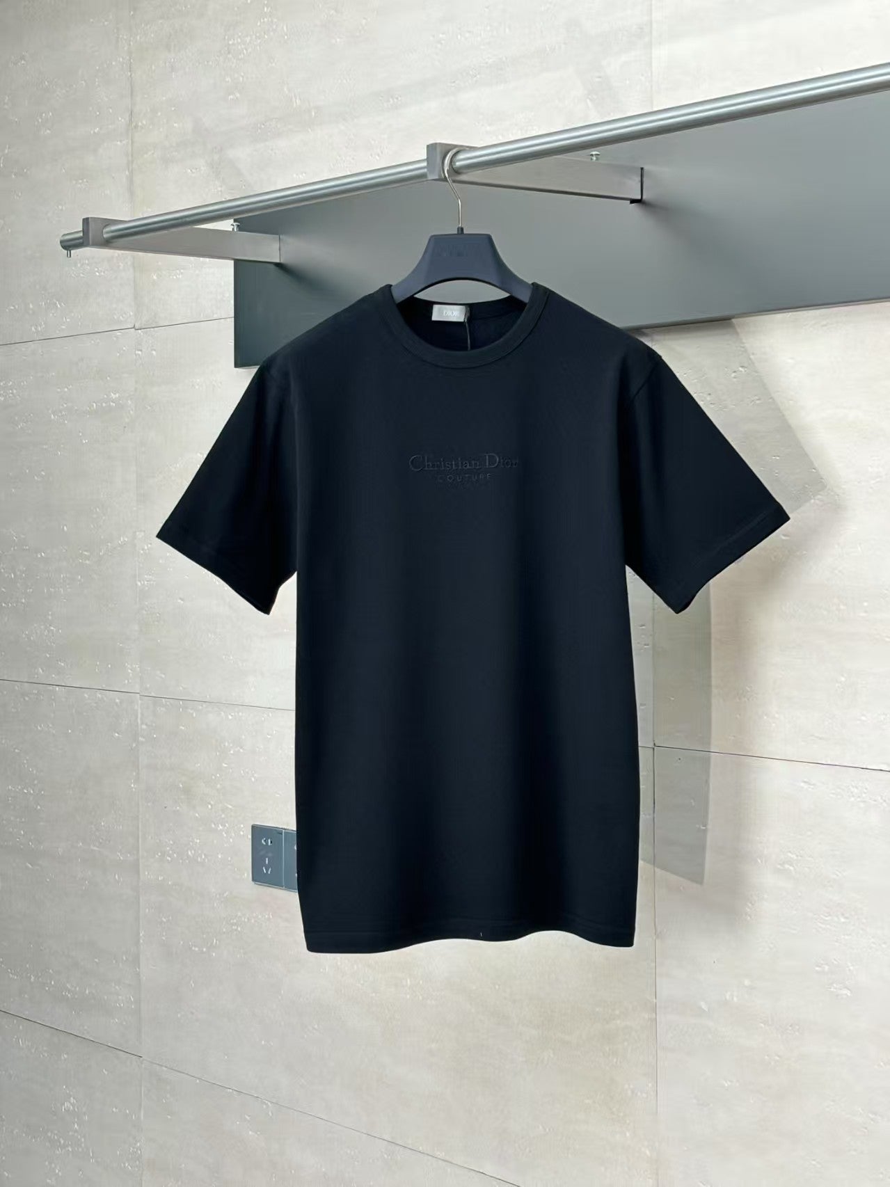 Tonal logo embroidered short-sleeved T-shirt