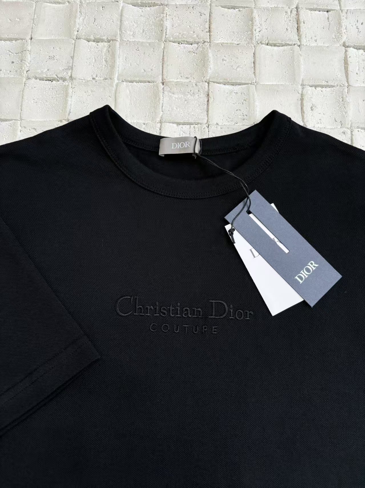 Tonal logo embroidered short-sleeved T-shirt