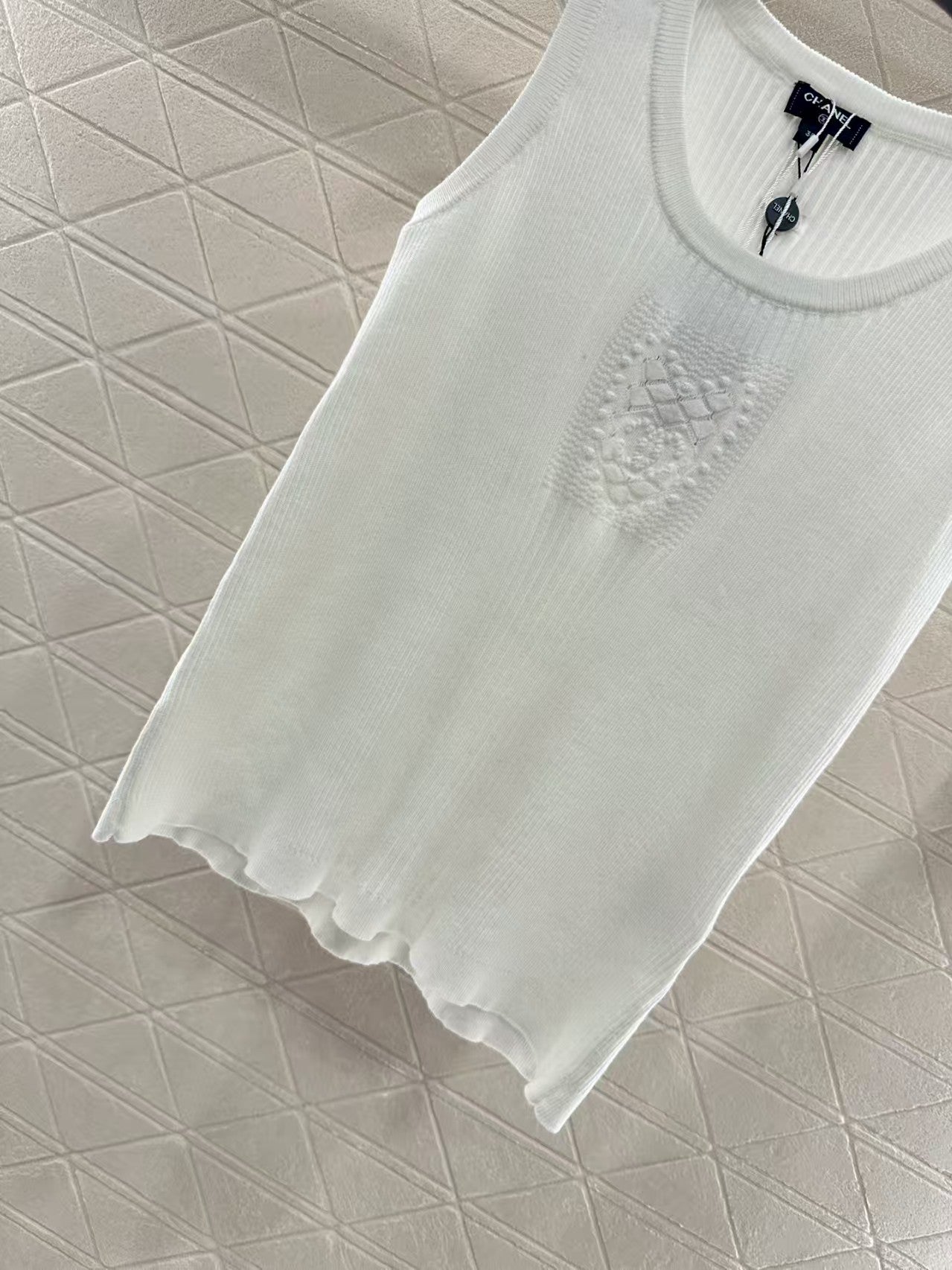 Heart knitted vest
