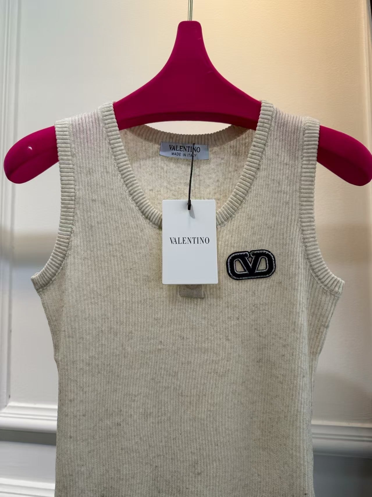 New knitted vest