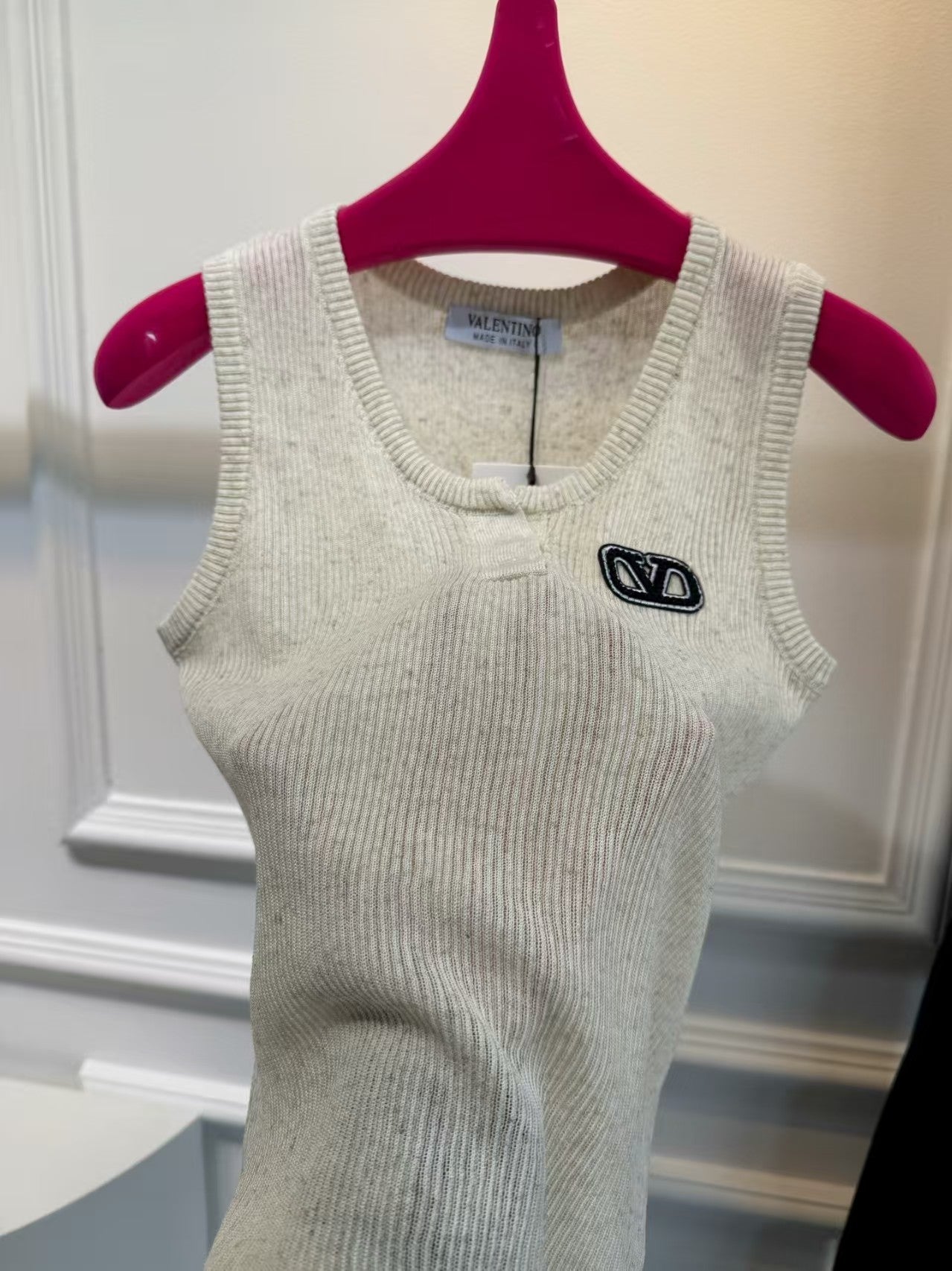 New knitted vest