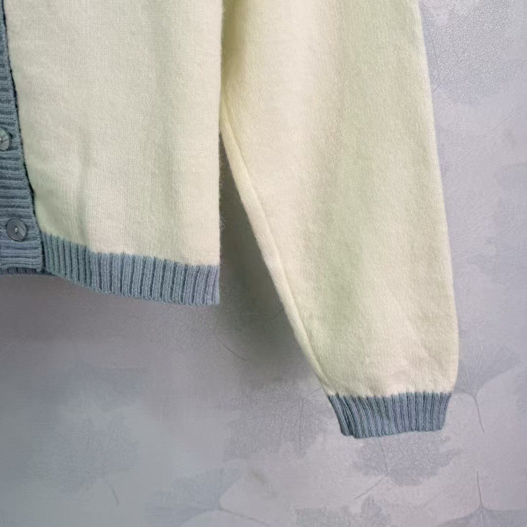 New early autumn knitted cardigan