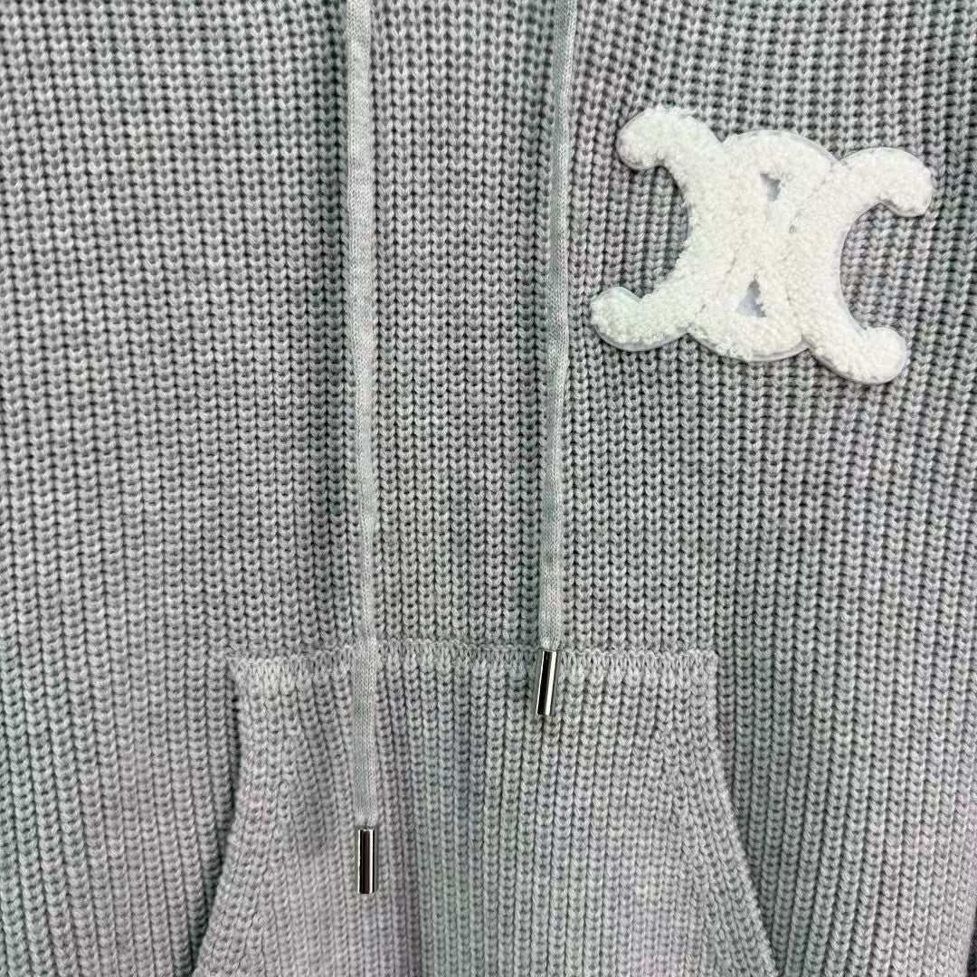 New early autumn hooded knitted sweater
