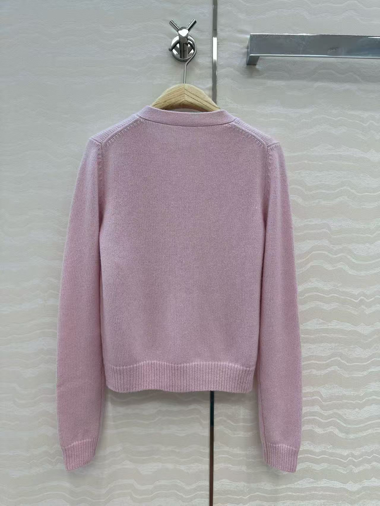Simple V-neck long-sleeved cardigan