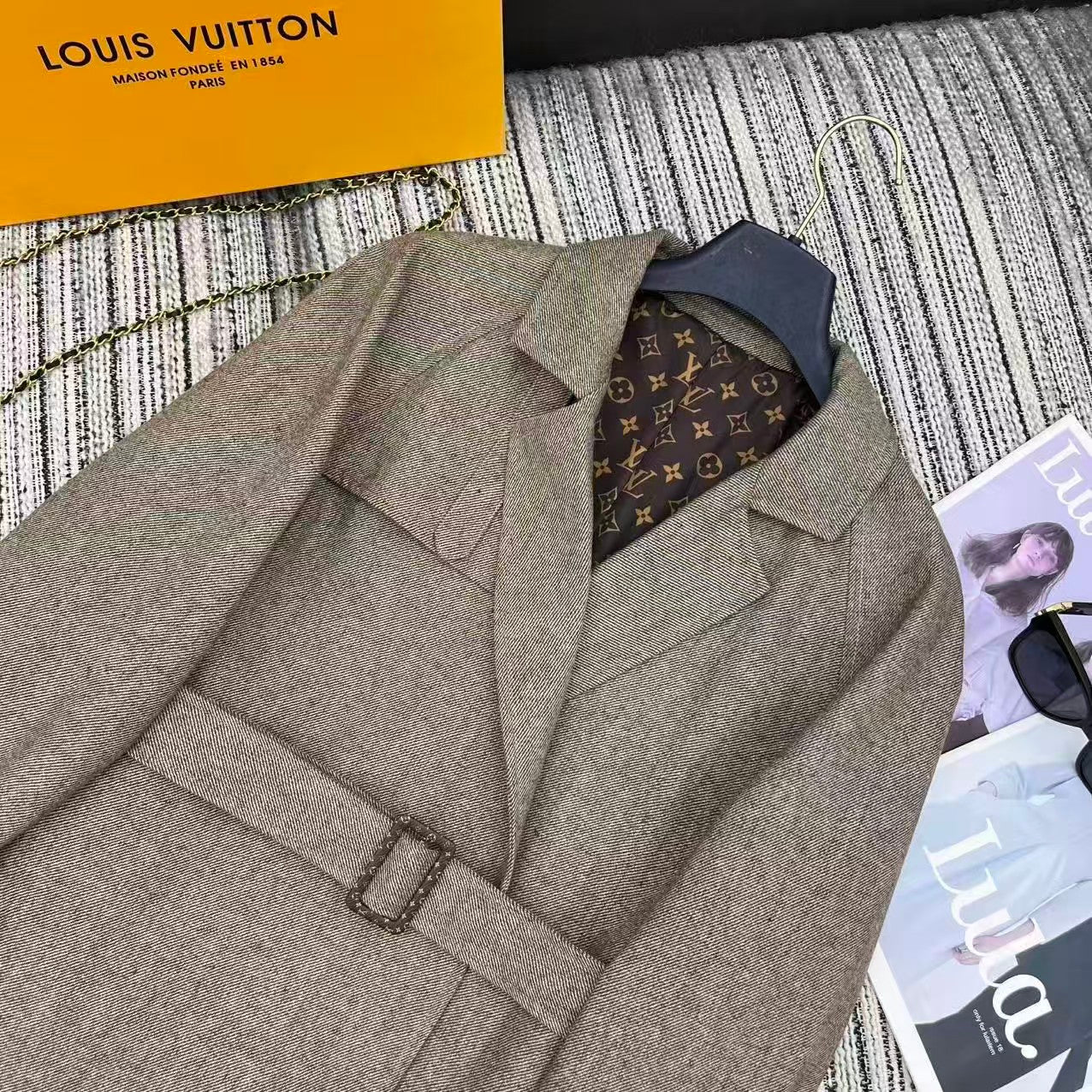 New lapel trench coat style suit jacket