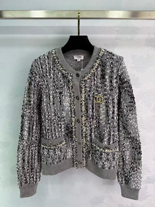 New early autumn round neck knitted cardigan