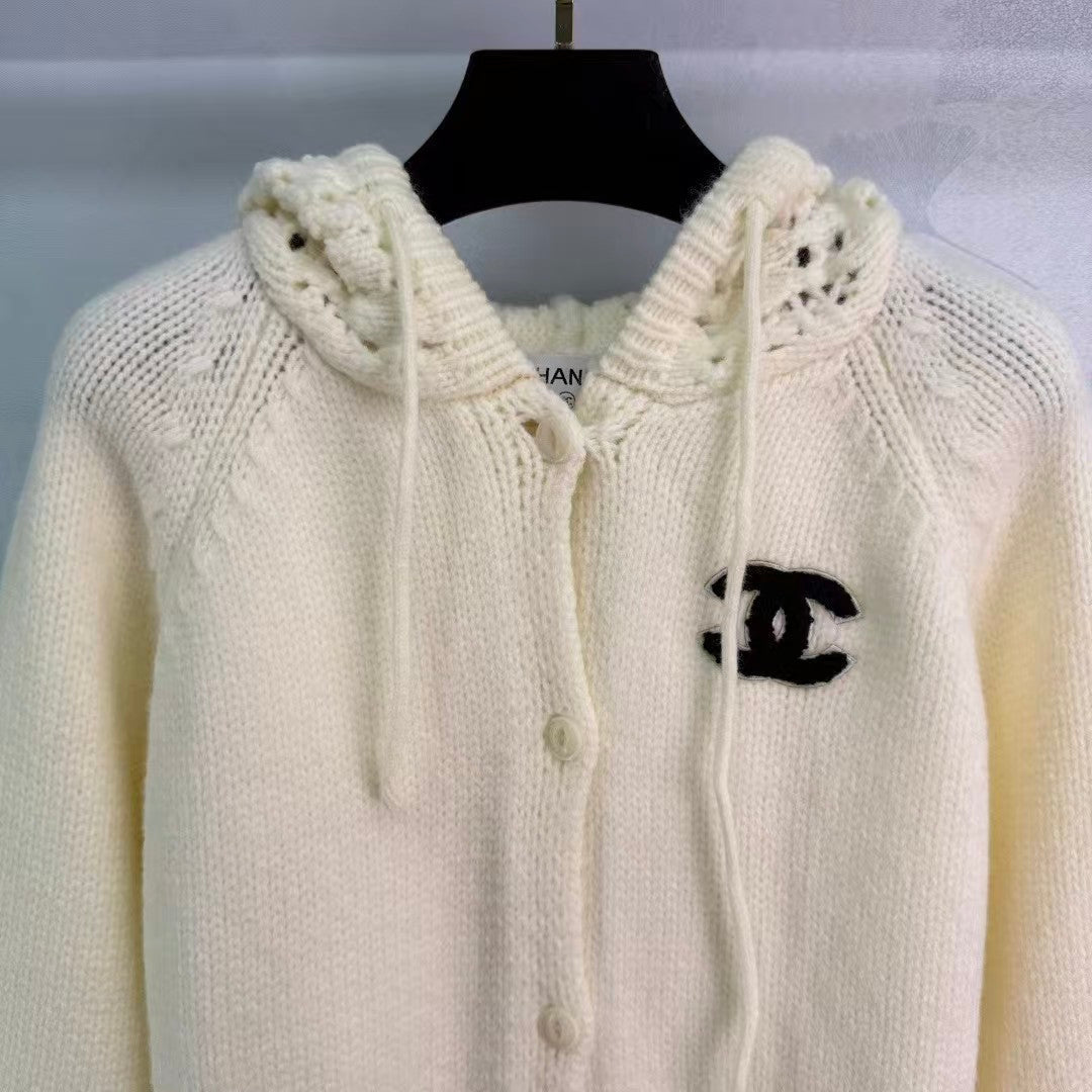 New hooded knitted cardigan