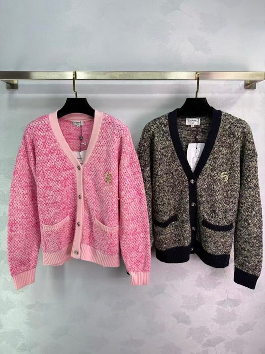 New contrast color V-neck cardigan