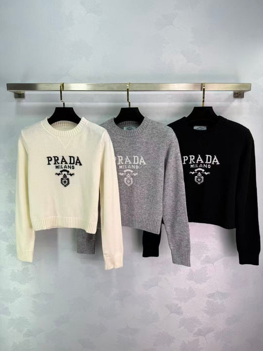 New knitted crew neck sweater