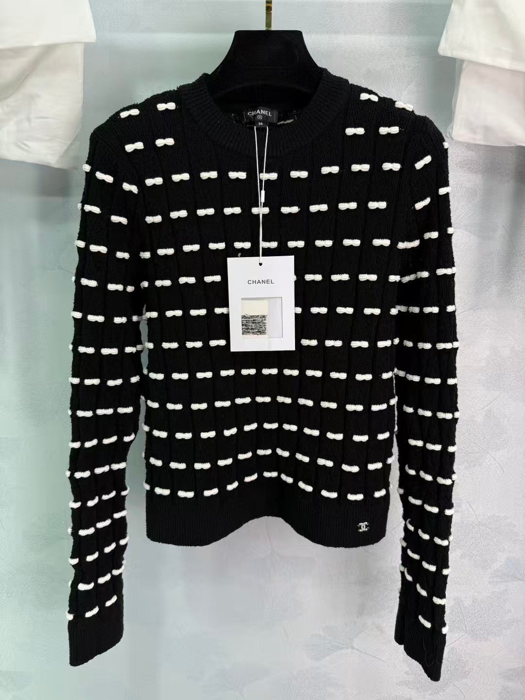 Bow-tie round neck long-sleeved knit top