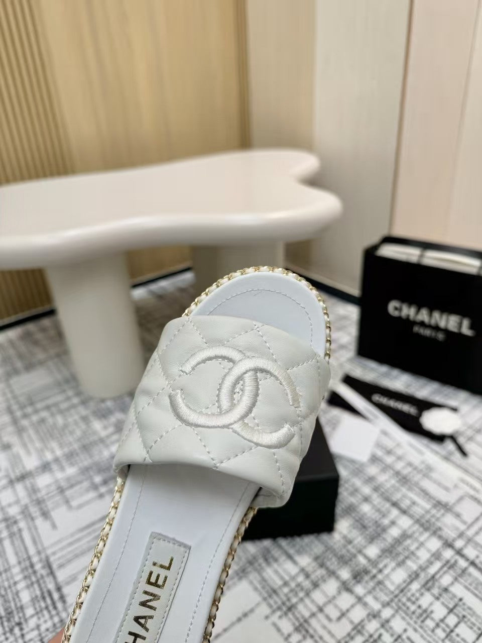 New top-quality sandals
