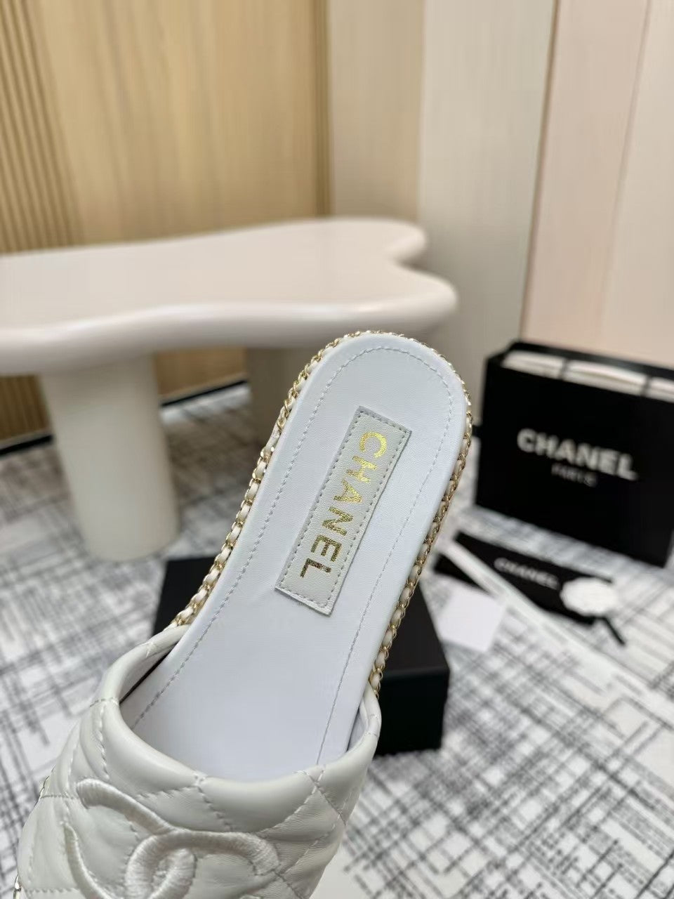 New top-quality sandals