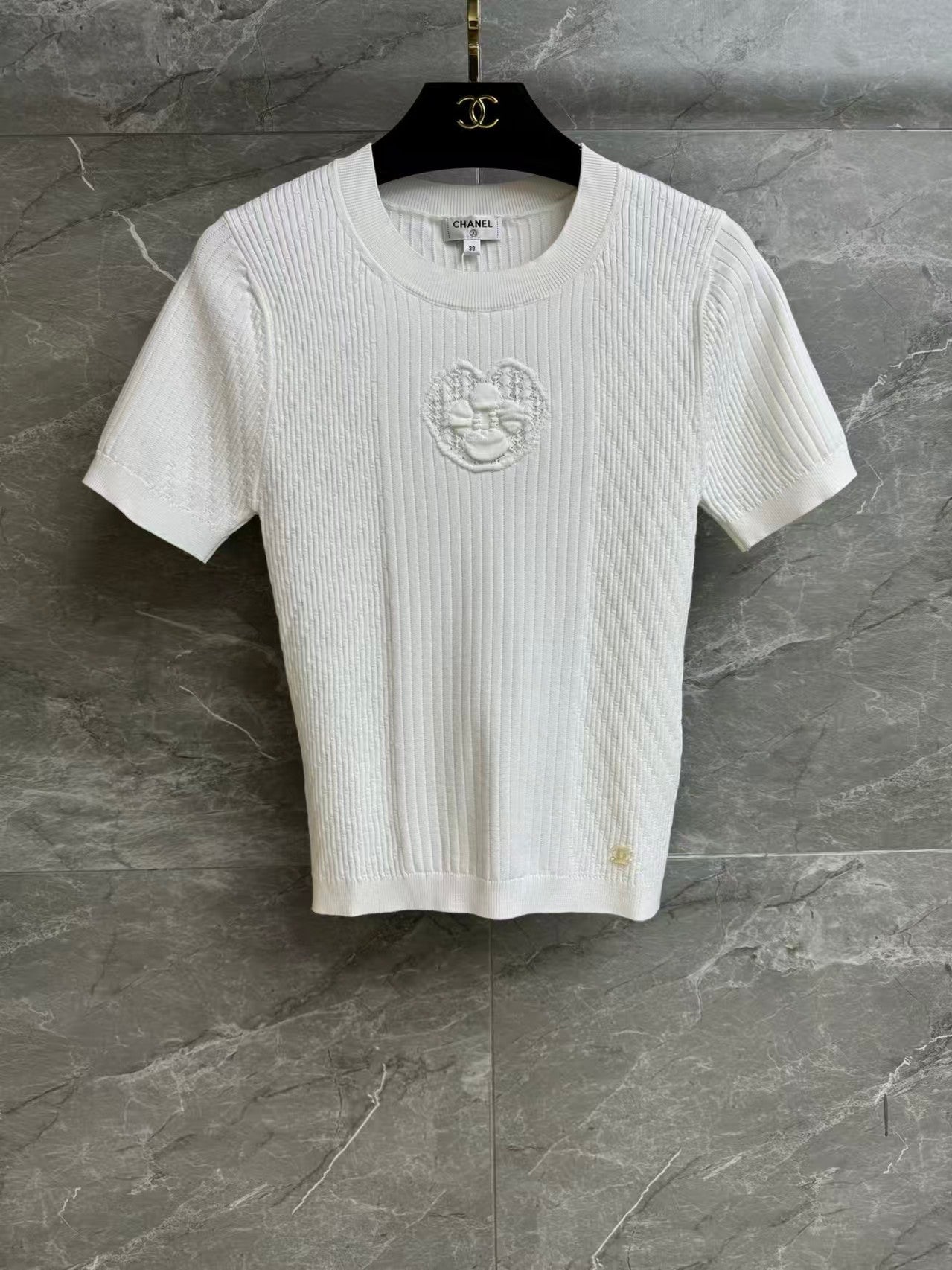 Camellia knitted short-sleeved top