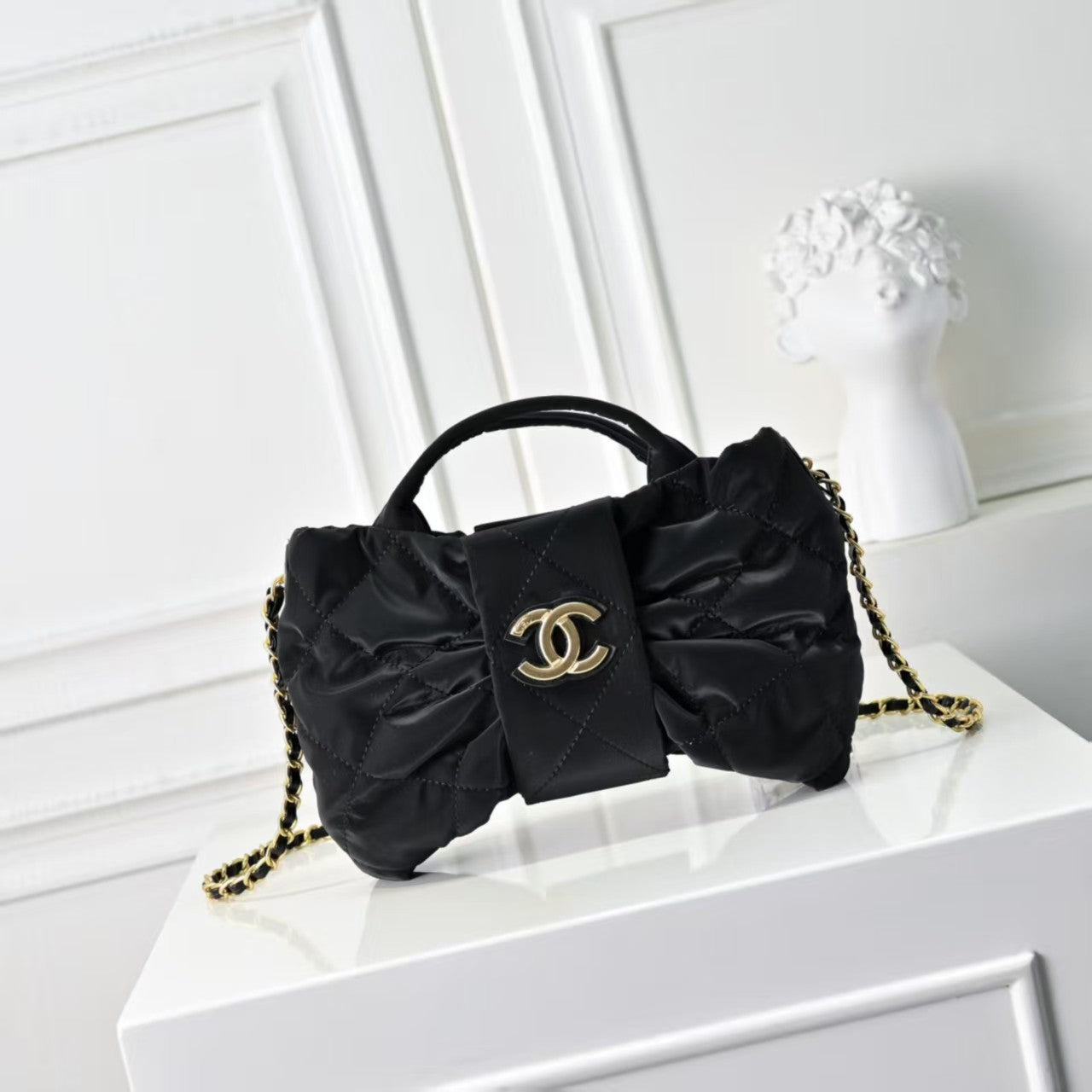 Velvet bow handbag