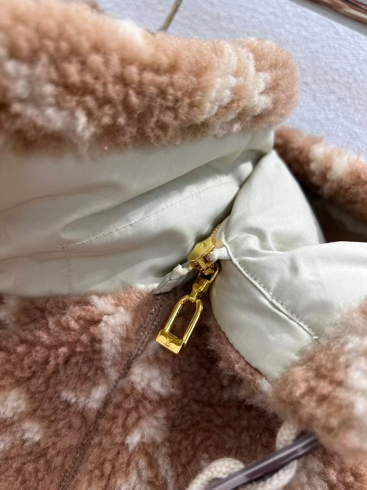 Vintage-style teddy bear hooded jacket