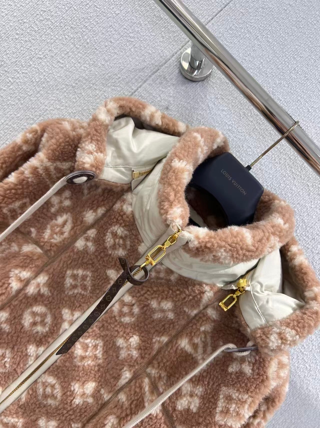 Vintage-style teddy bear hooded jacket