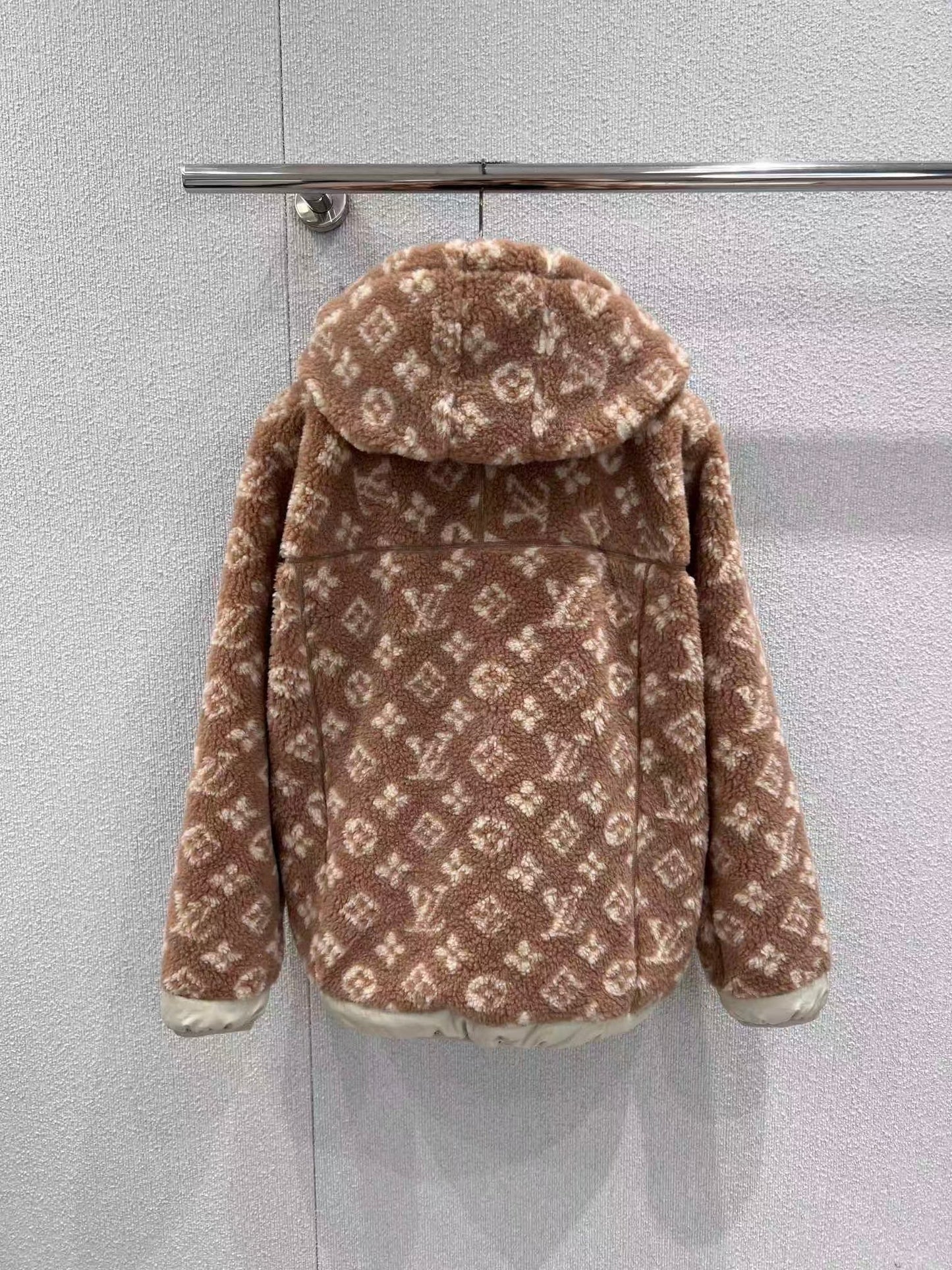 Vintage-style teddy bear hooded jacket