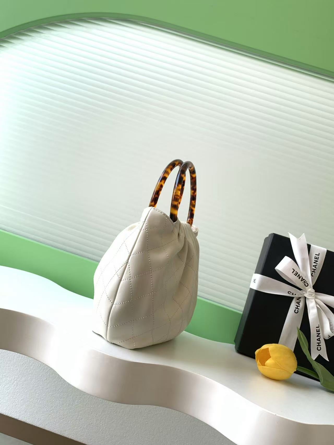 Vacation Collection Tortoiseshell Handle Bag