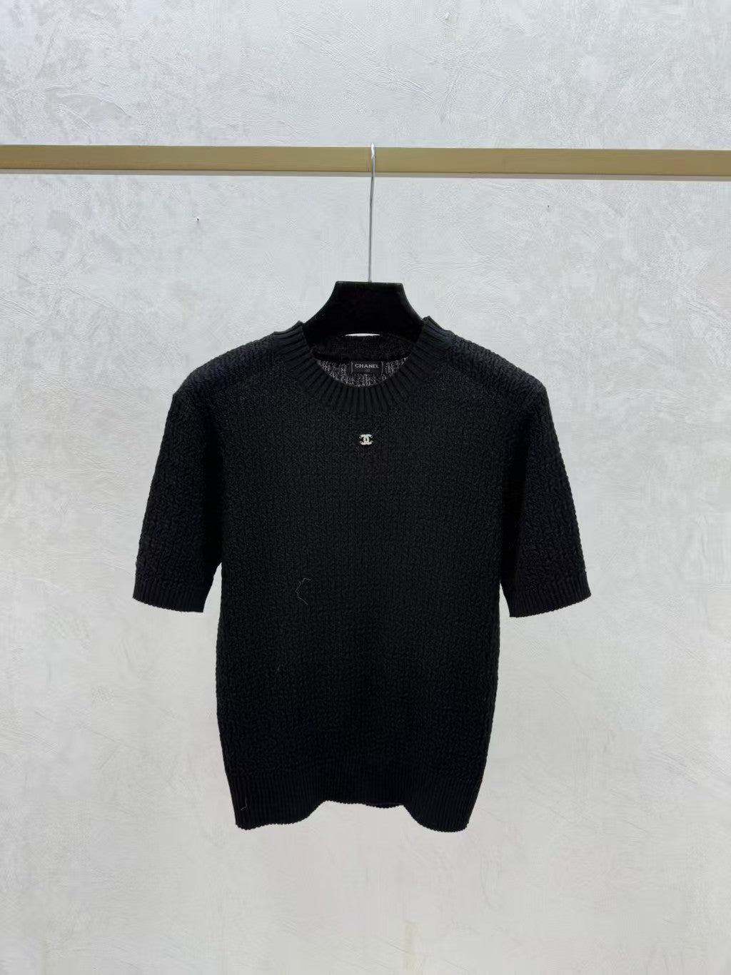 New round-neck knitted short-sleeved top