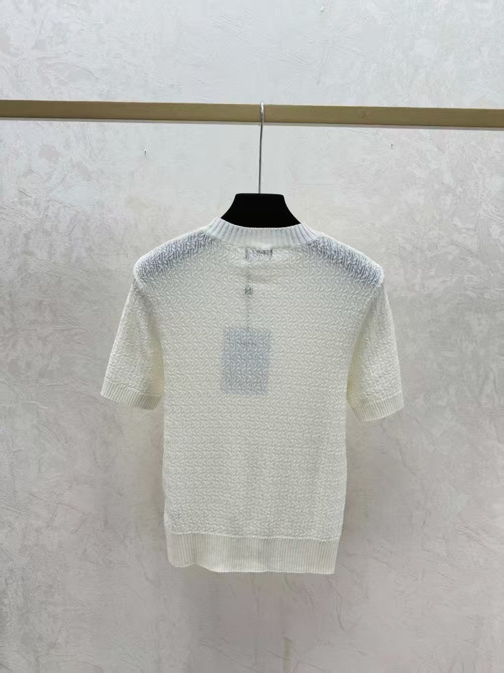 New round-neck knitted short-sleeved top