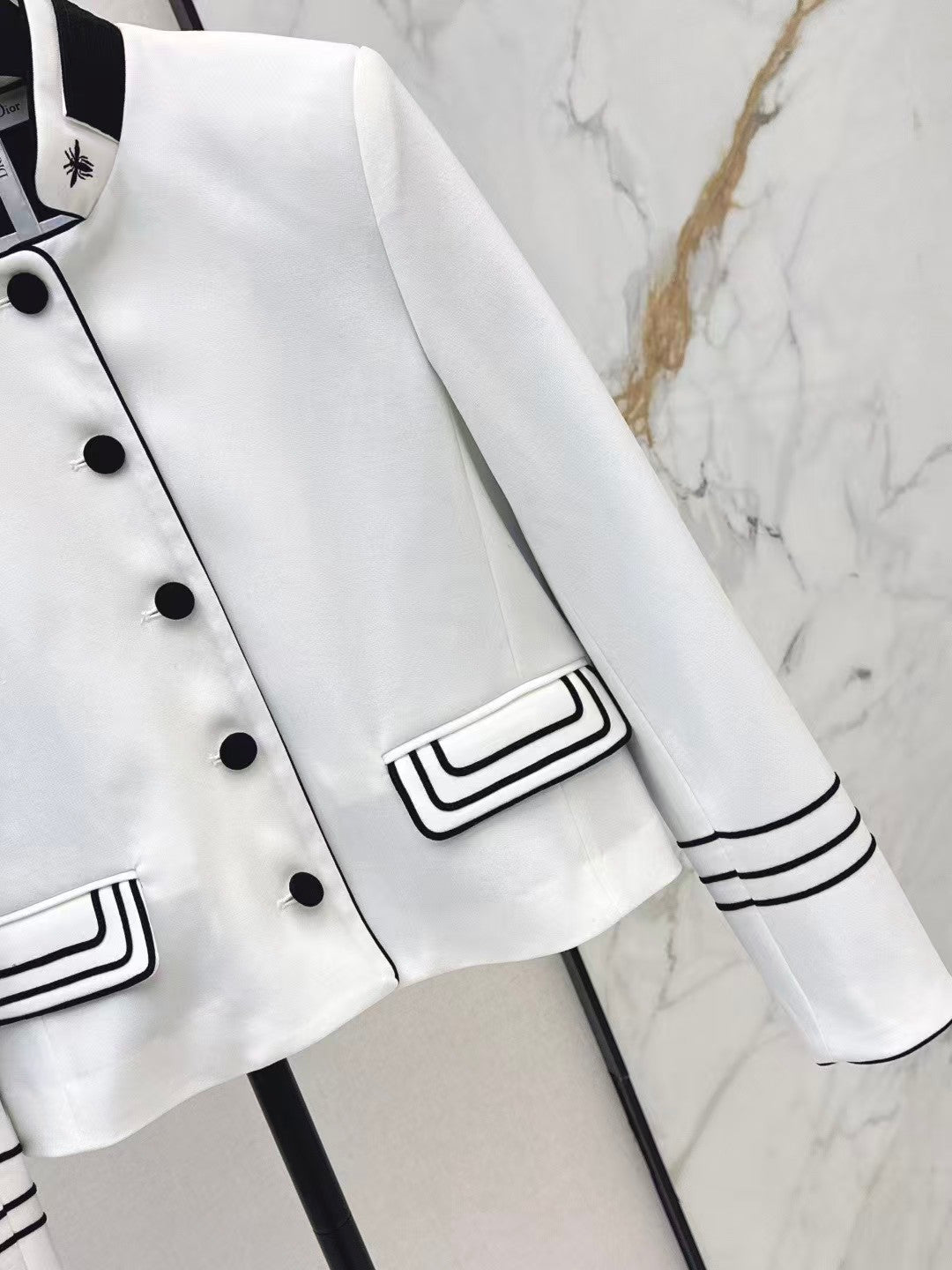 26. Embroidered bee-motif stand-collar blazer
