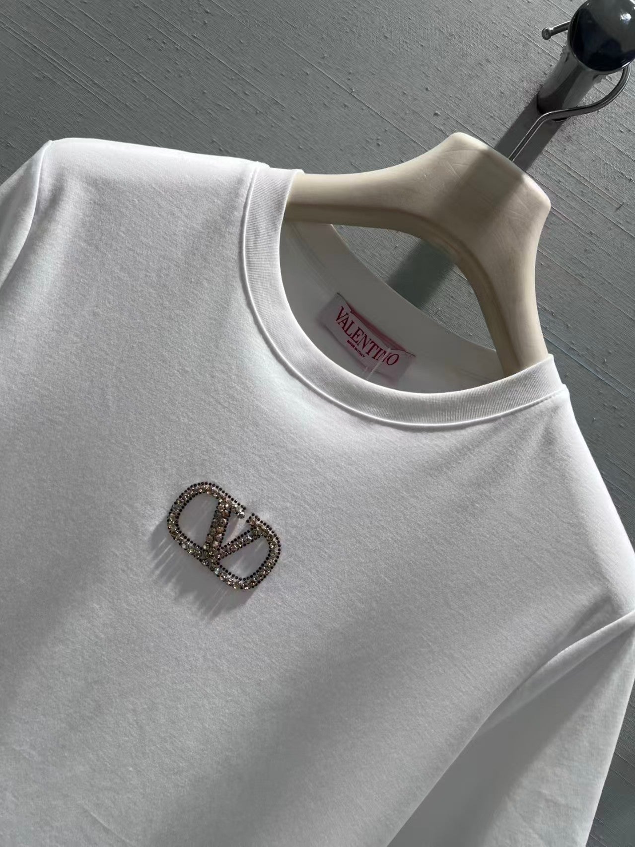 New rhinestone-embellished short-sleeved T-shirt