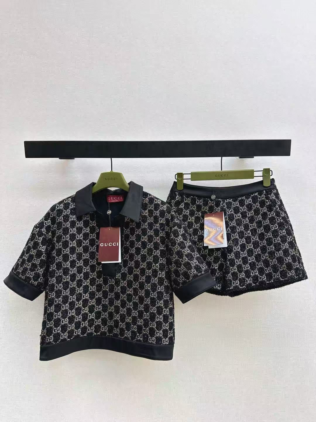 26 Heavy Rhinestone Short-Sleeve T-Shirt + Shorts