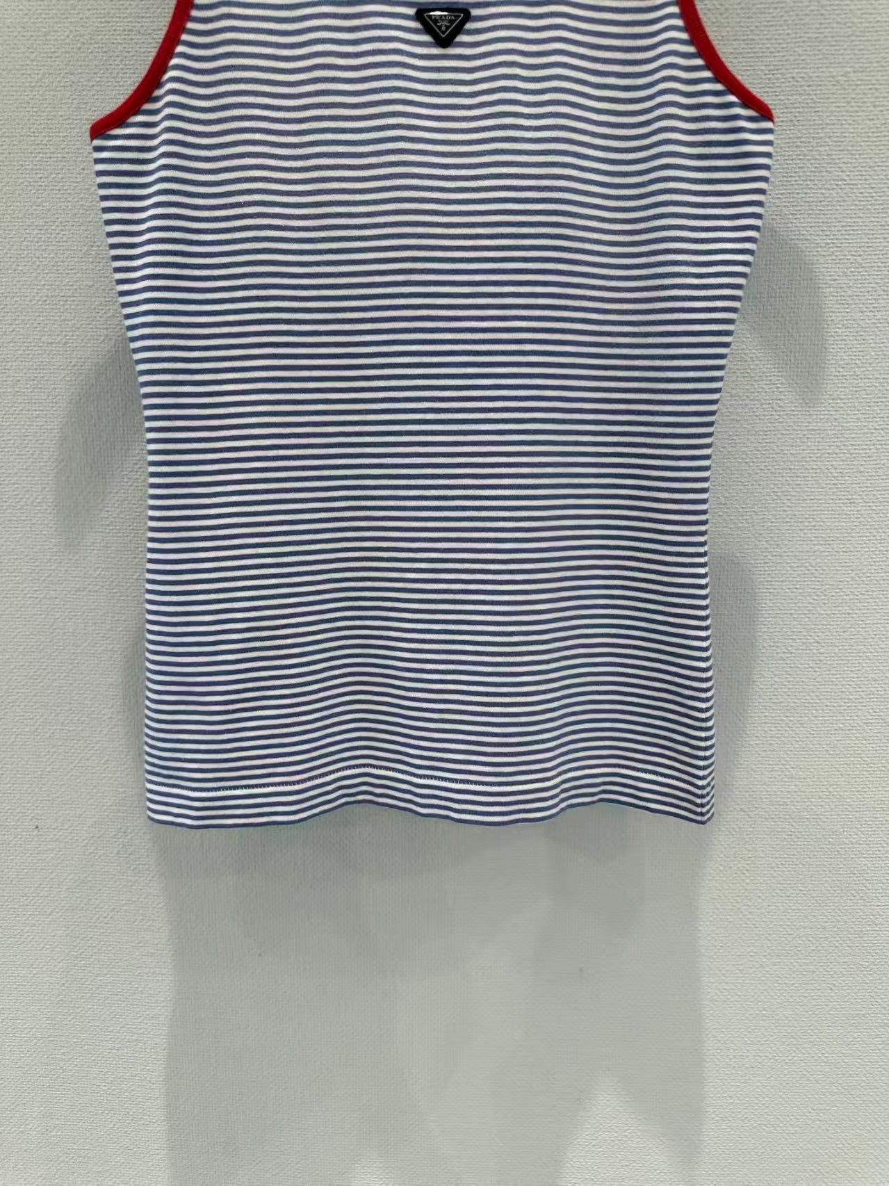 26 New Arrival: Blue and White Striped Ribbed Tank Top