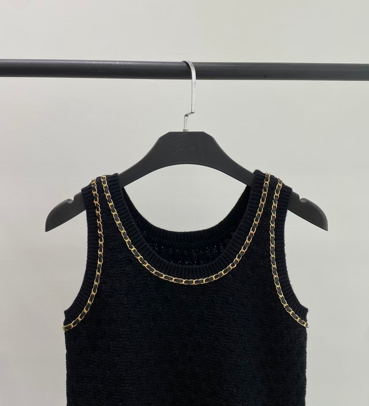 Classic best-selling chain knit vest