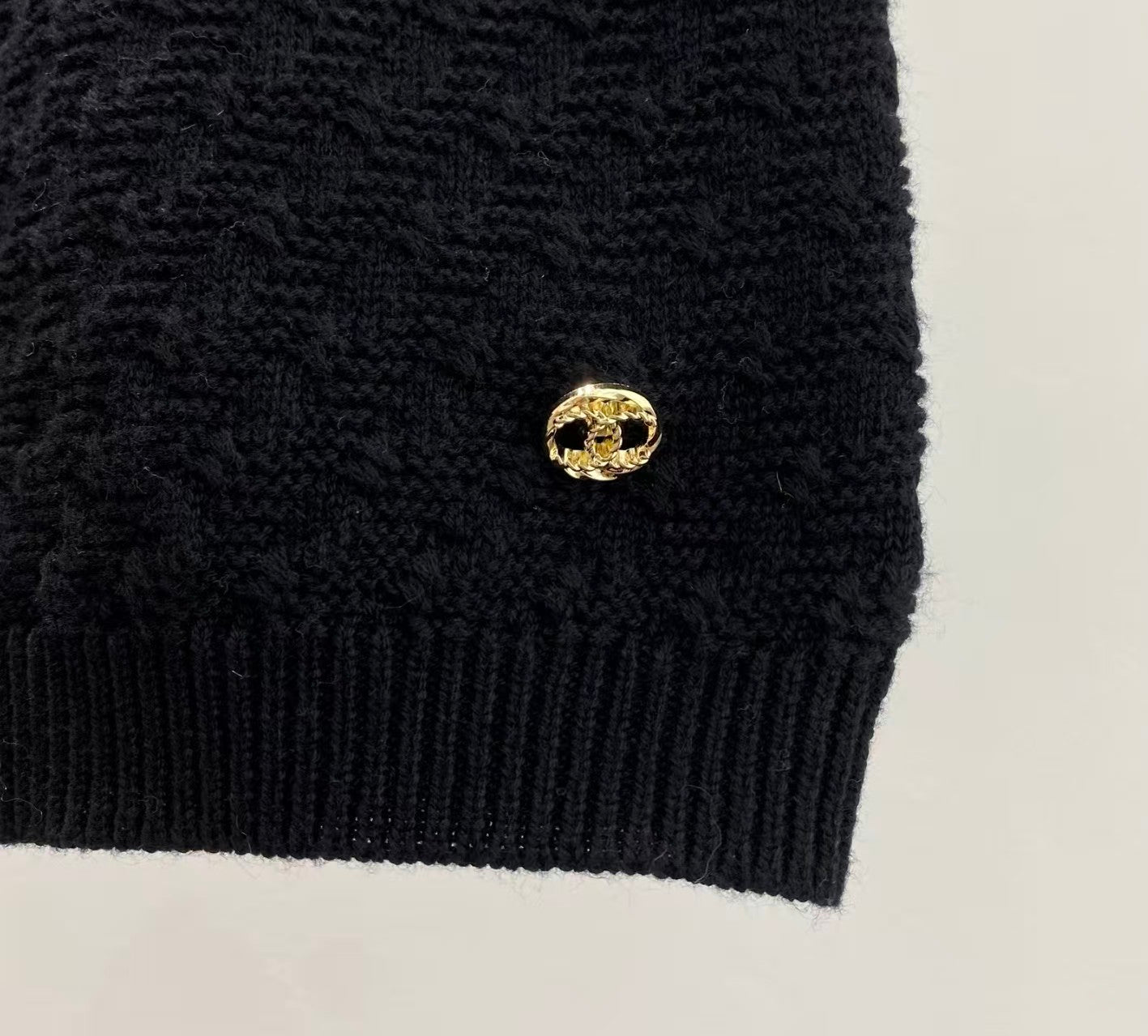 Classic best-selling chain knit vest