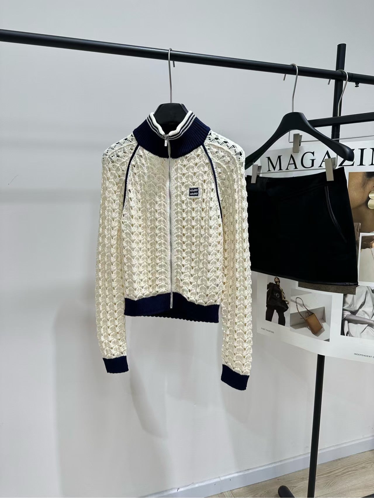 26SS Beige Badge Stand Collar Hollow-Out Cardigan