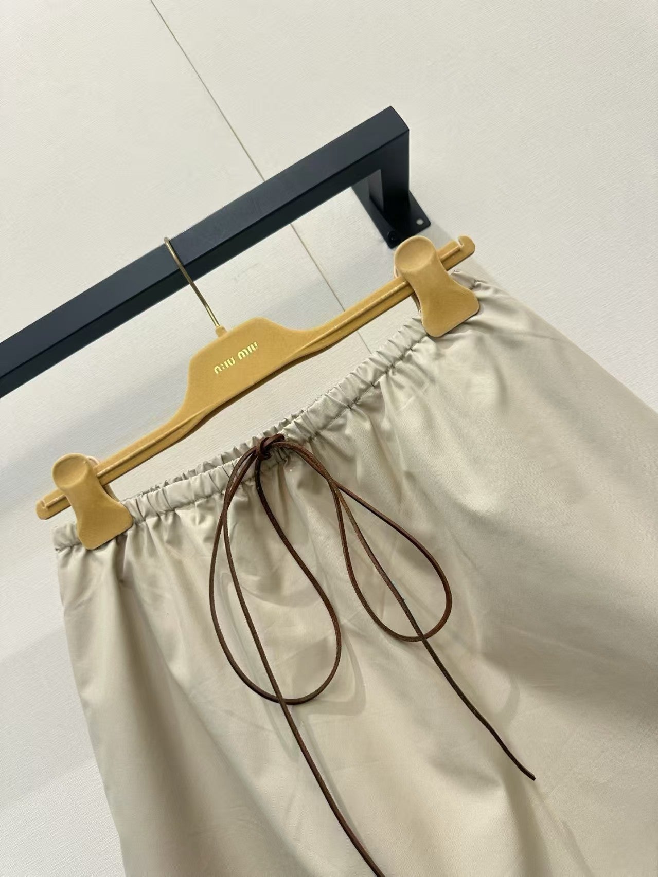 26SS Color-blocked Beige Mini Skirt