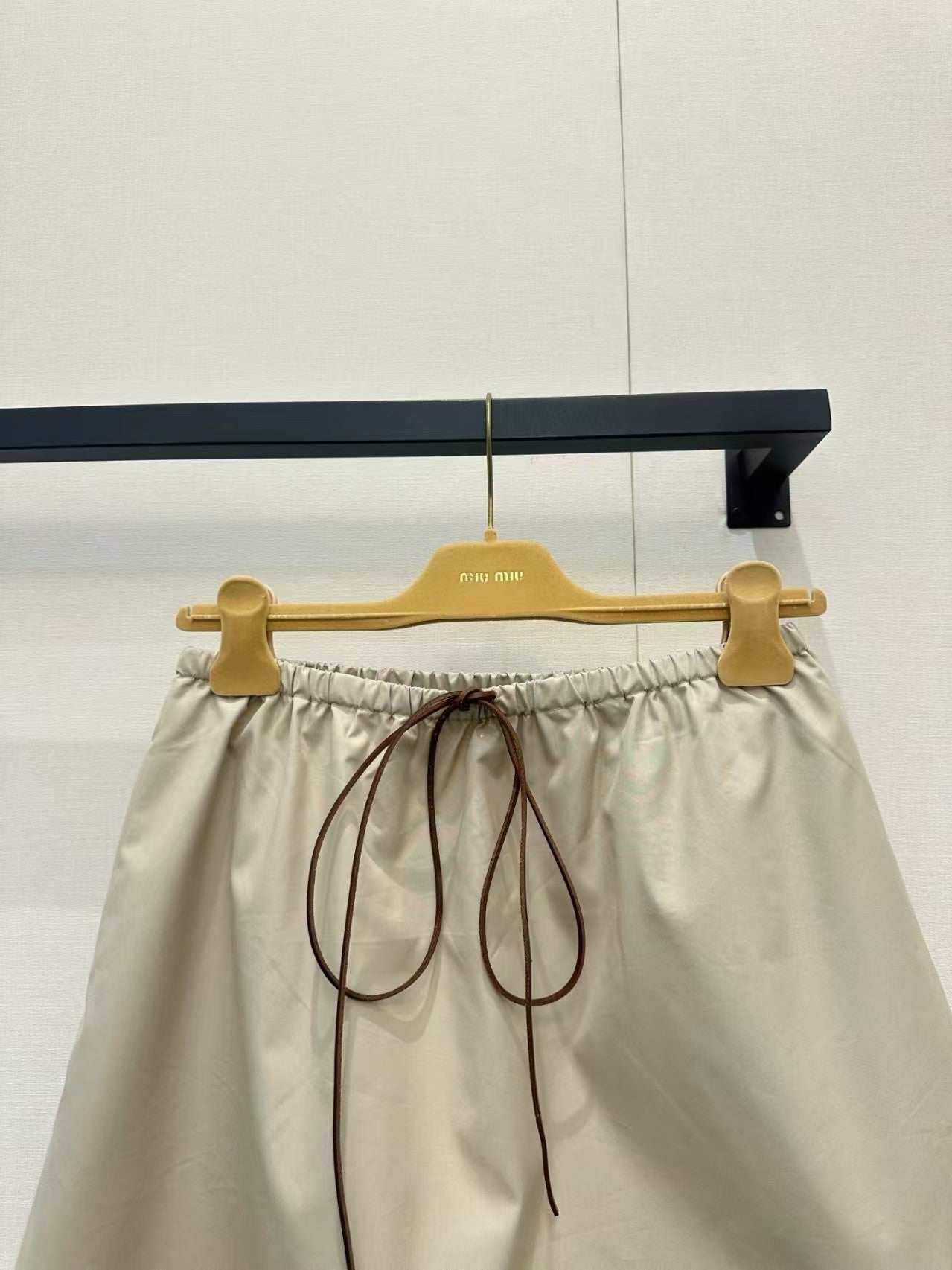 26SS Color-blocked Beige Mini Skirt