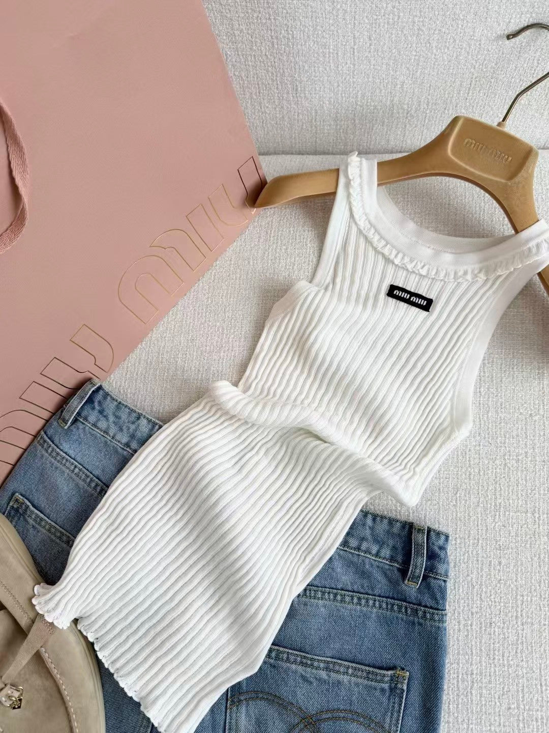 26SS White Sleeveless Knitted Vest with Lace Collar