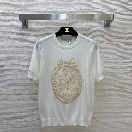 26SS Short-Sleeve Knitted Top with Lettering