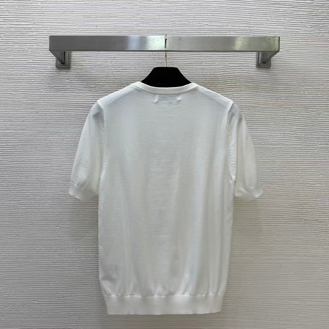 26SS Short-Sleeve Knitted Top with Lettering