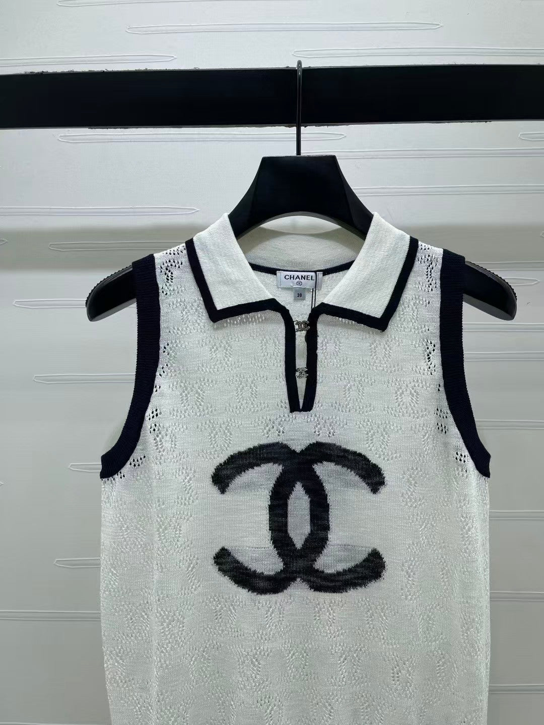 26SS Jacquard Cut-out Collared Knit Vest