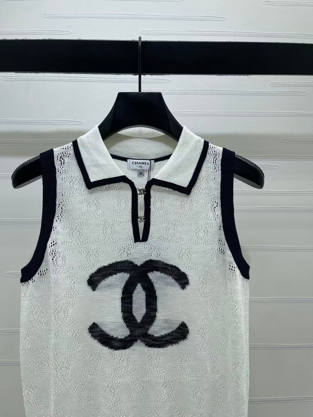 26SS Jacquard Cut-out Collared Knit Vest