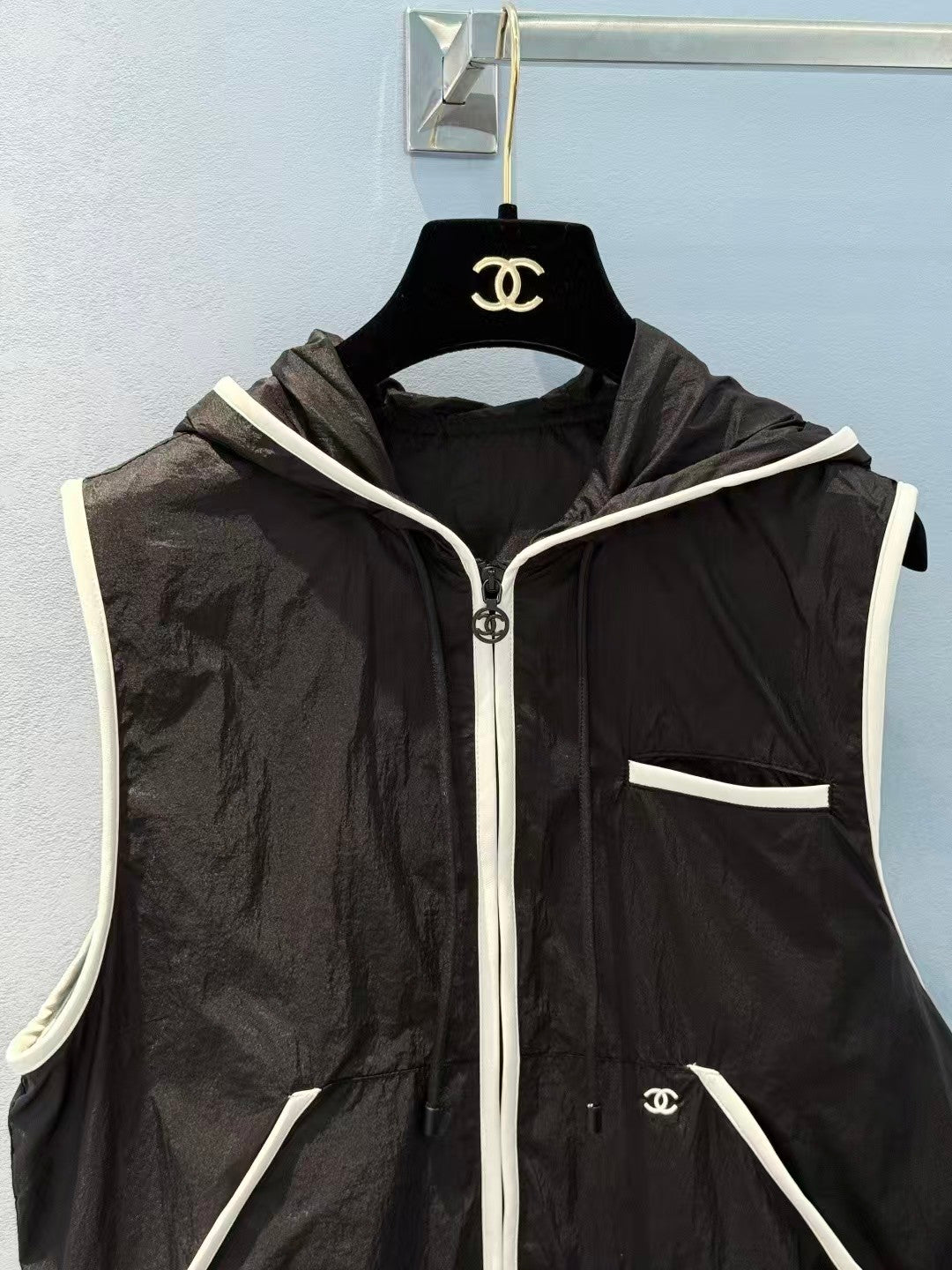 26SS New Hooded Set with White Trim